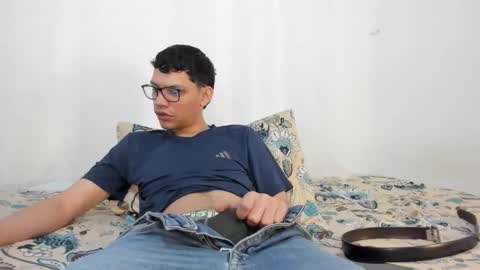 juansuarez204 online show from February 5, 10:24 pm