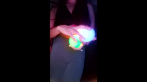 jugglergirl22 online show from March 14, 8:24 pm