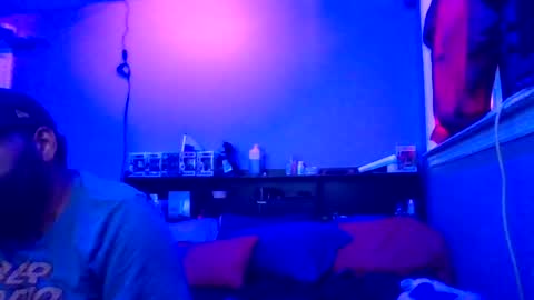 Juiceepawwg420 online show from June 18, 5:29 pm