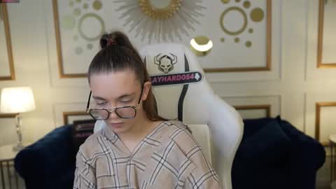 Elza online show from March 21, 7:47 am