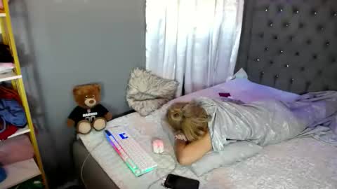 Den  online show from April 2, 12:07 am