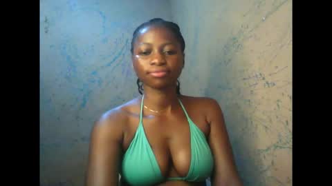 juicypiexx online show from December 4, 11:15 pm