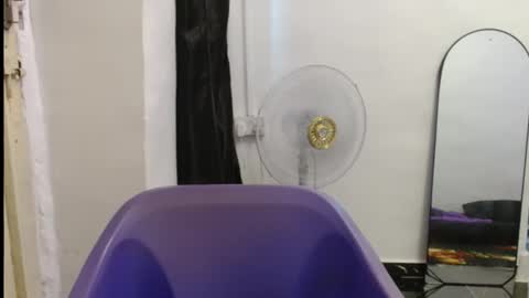 juicyxpink online show from March 14, 9:24 am