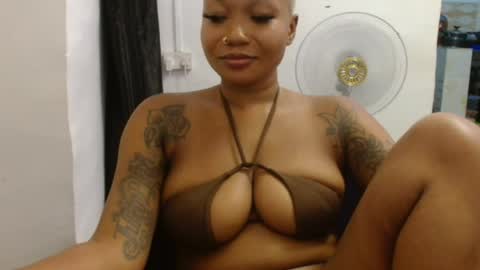 juicyxpink online show from March 31, 10:54 pm