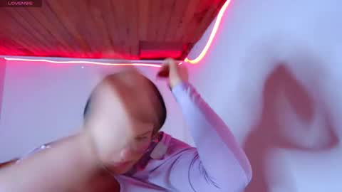 Juliana online show from December 2, 3:16 am