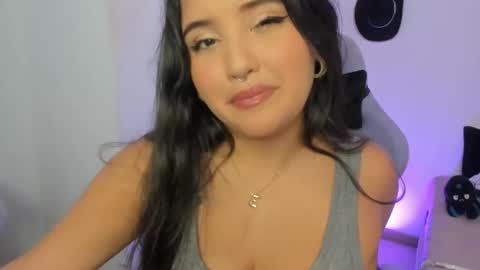 juli_santos_22 online show from March 7, 10:32 pm