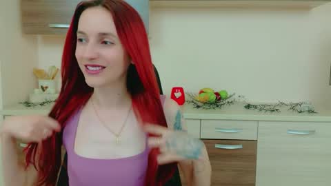 JuliaJae online show from April 8, 6:27 am