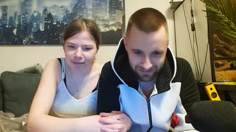 julia_official online show from February 10, 8:00 pm