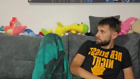 julia_official online show from September 29, 8:30 pm