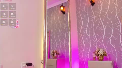 julia_rivers online show from December 22, 2:02 pm