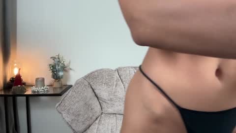 Julia R Le online show from December 22, 11:09 pm