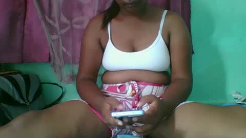 juliah02 online show from February 7, 6:24 am