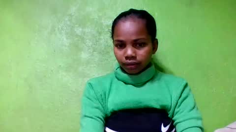 juliah02 online show from July 4, 4:49 am