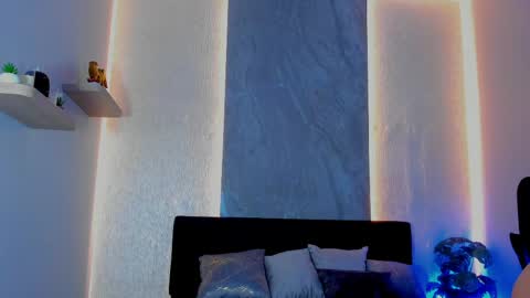 JULIAN  online show from May 16, 1:57 am