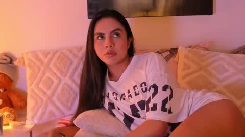 Juliana online show from March 26, 5:46 am