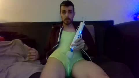 julianjj2001 online show from December 4, 3:53 am