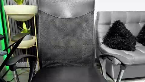 Julian online show from January 8, 12:05 am