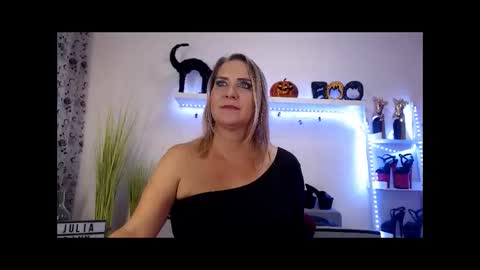 Julia online show from October 26, 10:31 pm