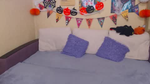 Jul online show from October 26, 3:01 pm