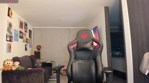 Jeimy Help me to reach 100 thumbs up online show from September 23, 2:38 am