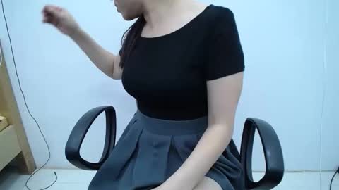 julie9x online show from May 4, 12:17 am