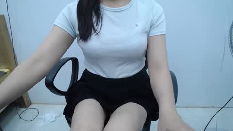 julie9x online show from May 16, 1:46 am