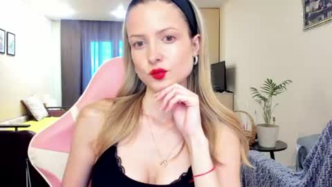 Julie online show from June 24, 1:51 pm