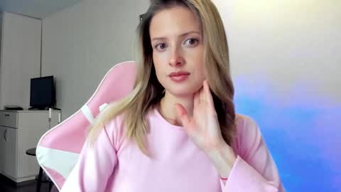 Julie online show from September 22, 4:33 pm