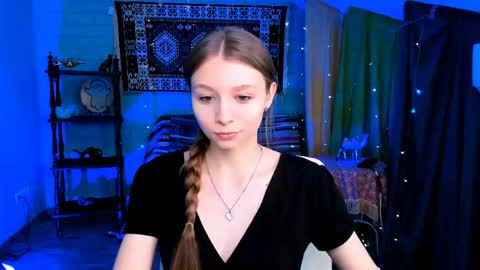 juliedaniel online show from April 13, 8:07 am