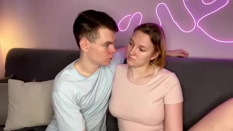 Julie and Thomas online show from November 14, 8:16 am