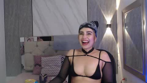 julieta__fox_ online show from December 20, 4:30 am