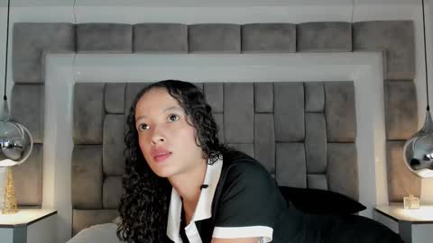 Hi guys It is a pleasure to have you here I am Julieta  online show from January 9, 5:51 pm