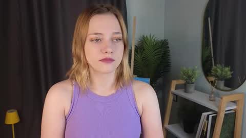 Mia online show from October 22, 3:10 am