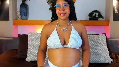 Snapshot of juliettasade chatting on September 16, 11:34 am online show from September 16, 11:34 am