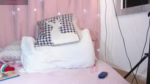 Snapshot of juliette_ponce chatting on February 20, 1:25 am juliette online show from February 20, 1:25 am