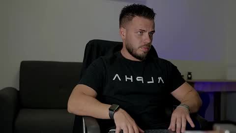 JULiUS   online show from October 2, 8:51 pm