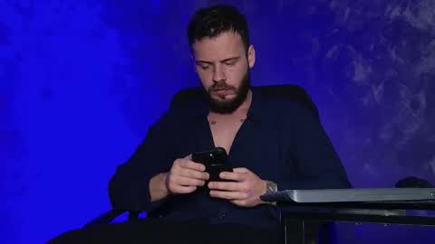 JULiUS   online show from December 20, 9:55 pm