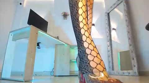 jullian online show from April 17, 9:06 pm