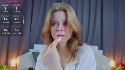 Julie online show from November 1, 4:39 pm