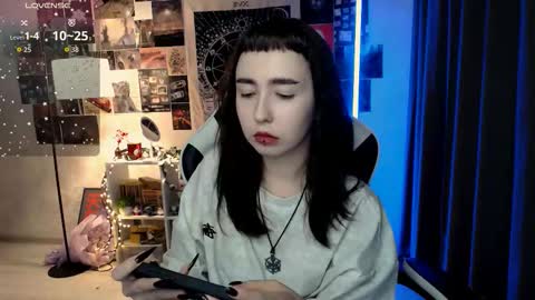 Snapshot of julscinamon chatting on September 11, 2:51 pm Baroness Von Cringe online show from September 11, 2:51 pm