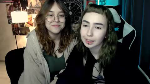 Snapshot of julscinamon chatting on October 3, 3:31 pm Baroness Von Cringe online show from October 3, 3:31 pm