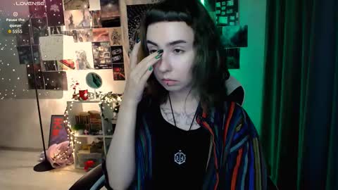 Snapshot of julscinamon chatting on September 28, 6:28 pm Baroness Von Cringe online show from September 28, 6:28 pm