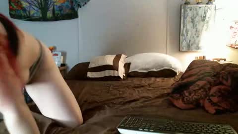 juneswallows online show from January 10, 7:47 am