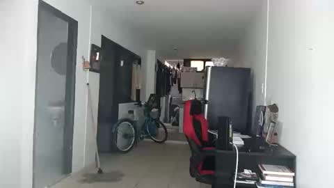 juniorromerogutierrez92 online show from November 28, 7:21 pm