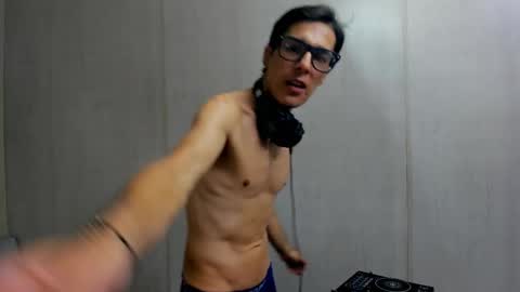 Jupiter online show from November 14, 9:05 pm