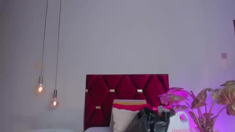 Jupiter Fox online show from September 9, 12:32 am