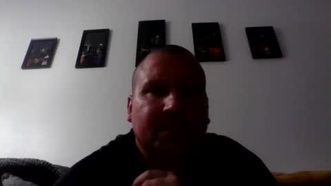 just1more5 online show from October 11, 3:11 am