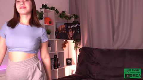 Snapshot of just_emmy chatting on December 13, 5:16 am just call me Emmy online show from December 13, 5:16 am