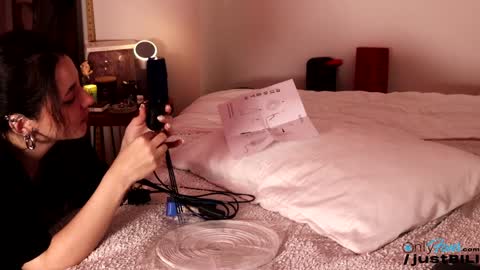 Billie  B  William online show from January 14, 8:20 am