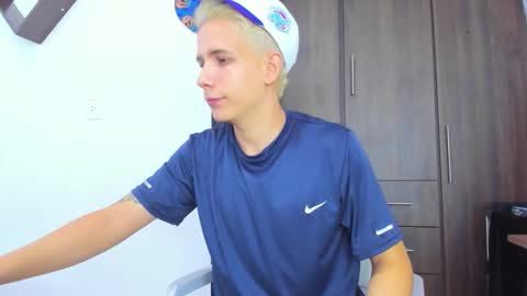 Snapshot of justin_biker chatting on November 1, 12:26 pm justin_biker online show from November 1, 12:26 pm